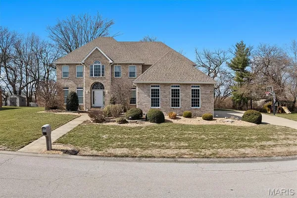 $599,000 | 499 Polk Street, Trenton, IL 62293