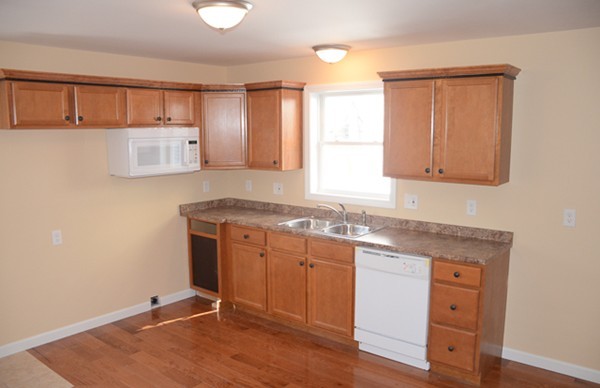 39 Merrick Street West Springfield, MA 01089 - Photo 3 of 16 Gallery Image 3