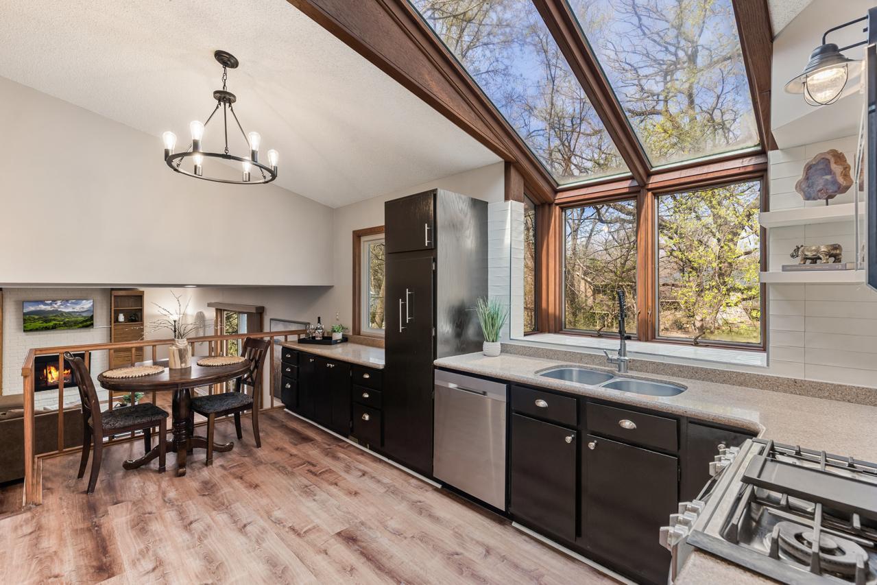 9515 Risewood Circle Eden Prairie, MN 55347 - Photo 3 of 41 Gallery Image 3