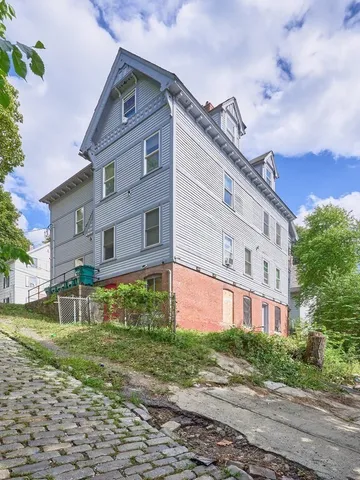 $420,000 | 34 Garnet Street, Fitchburg, MA 01420