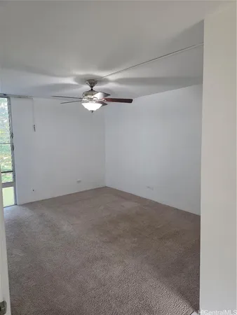 a view of empty room with window