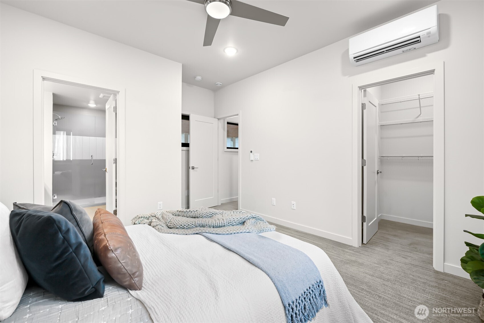 4268 Creston Way Bellingham, WA 98226 - Photo 23 of 40 a bedroom with a bed and a mirror