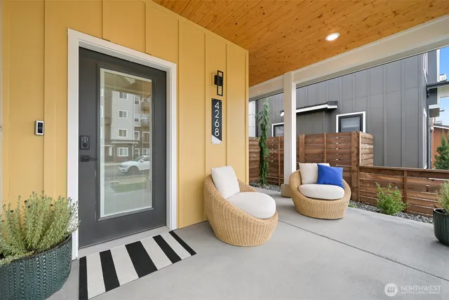 a view of outdoor space yard and patio