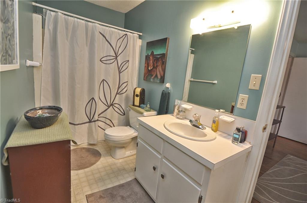 1030 Hege Road Lexington, NC 27295 - Photo 4 of 17 Gallery Image 4