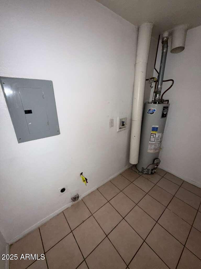 712 East 17th Street, Unit B Douglas, AZ 85607 - Photo 18 of 20 a view of an empty room