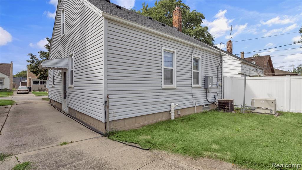 17958 Ruth Street Melvindale, MI 48122 - Photo 26 of 40