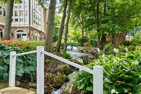 $10,995,000 | W2908 Walcowis Drive, Linn, WI 53147