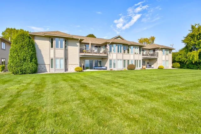 $462,000 | 2186 10th Street, Menominee, MI 49858