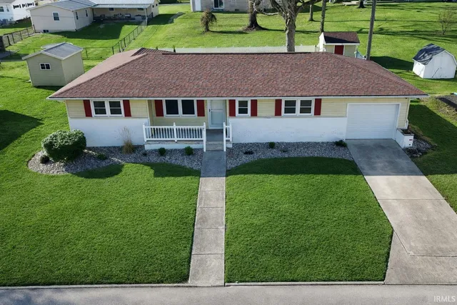 $214,900 | 409 Northeast 18th Street, Washington, IN 47501