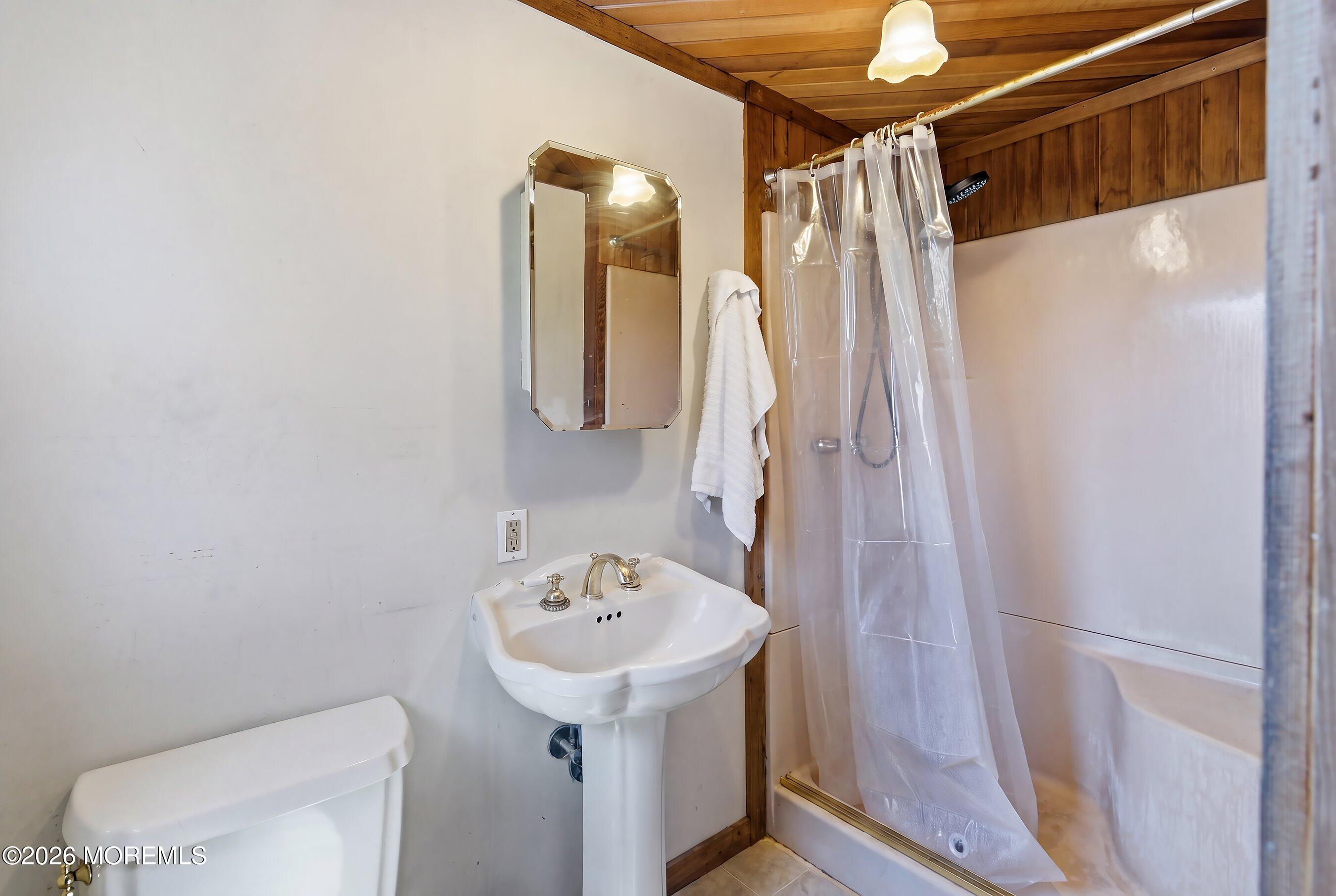 132 North Cooks Bridge Road Jackson, NJ 08527 - Photo 15 of 29 17-Bath 4