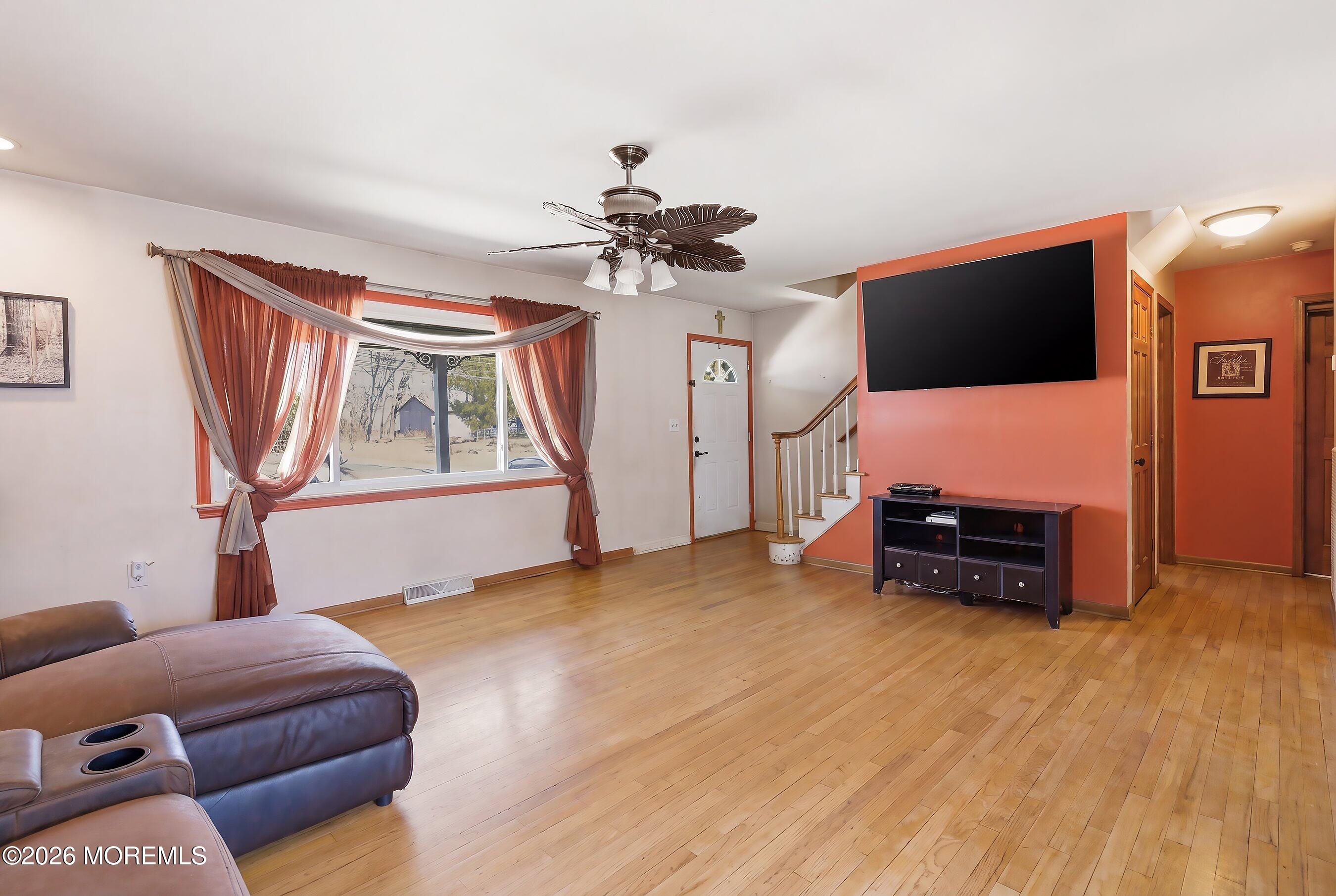 132 North Cooks Bridge Road Jackson, NJ 08527 - Photo 3 of 29 05-Living 1