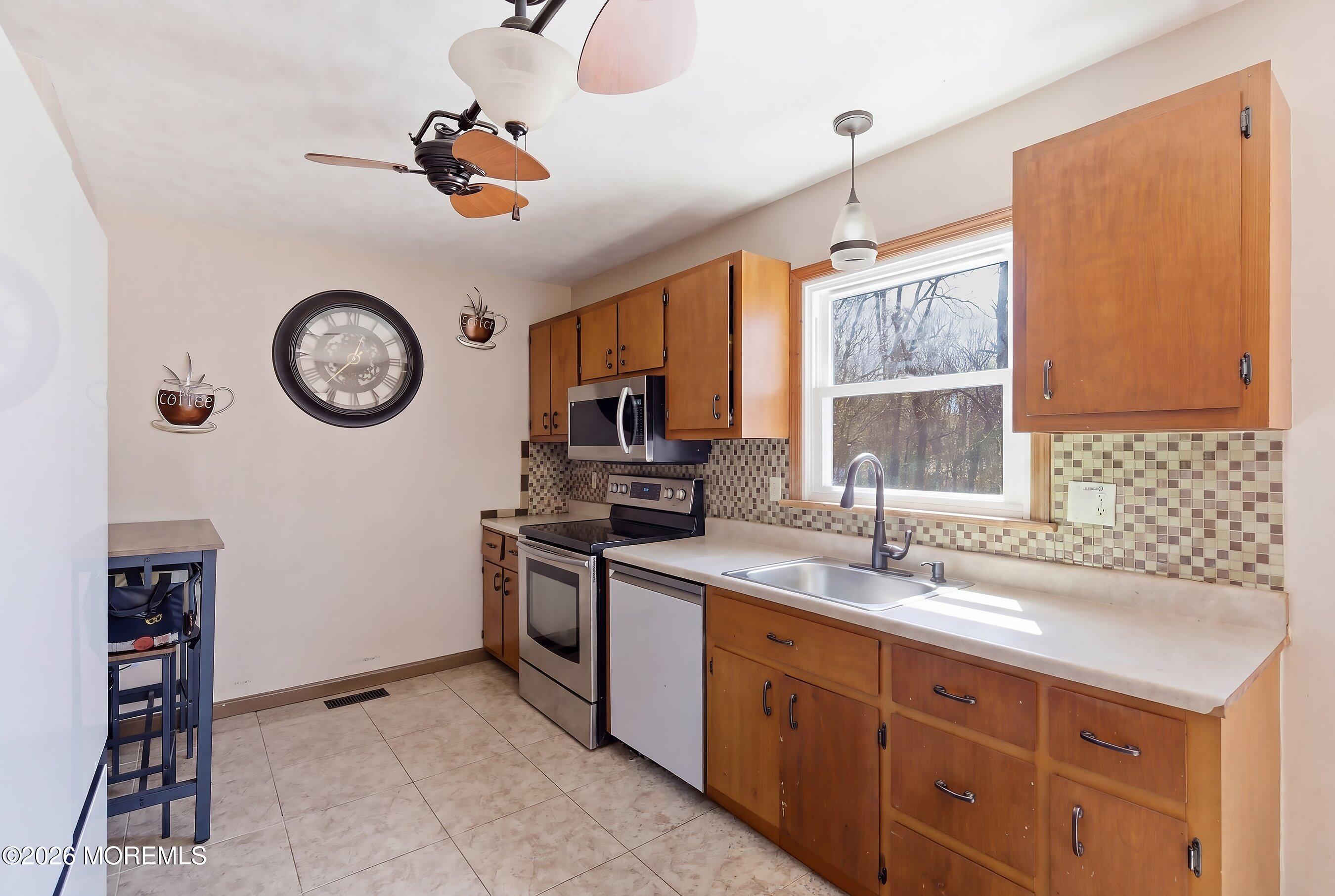 132 North Cooks Bridge Road Jackson, NJ 08527 - Photo 6 of 29 08-Kitchen 2