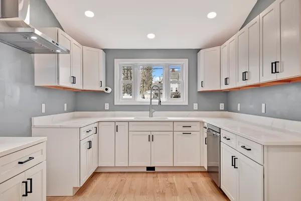 $449,900 | 43 1/2 6th Avenue, Haverhill, MA 01830