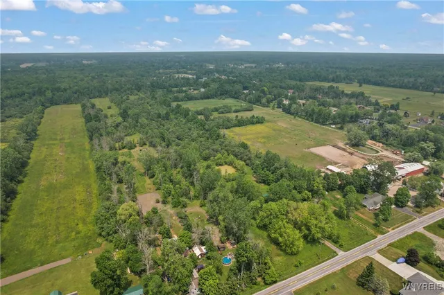 $235,000 | 8660 Wolcott Road, Clarence, NY 14032