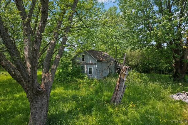 $235,000 | 8660 Wolcott Road, Clarence, NY 14032