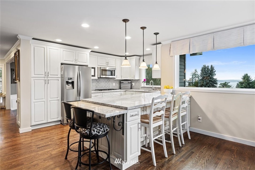 17926 Talbot Road Edmonds, WA 98026 - Photo 14 of 40