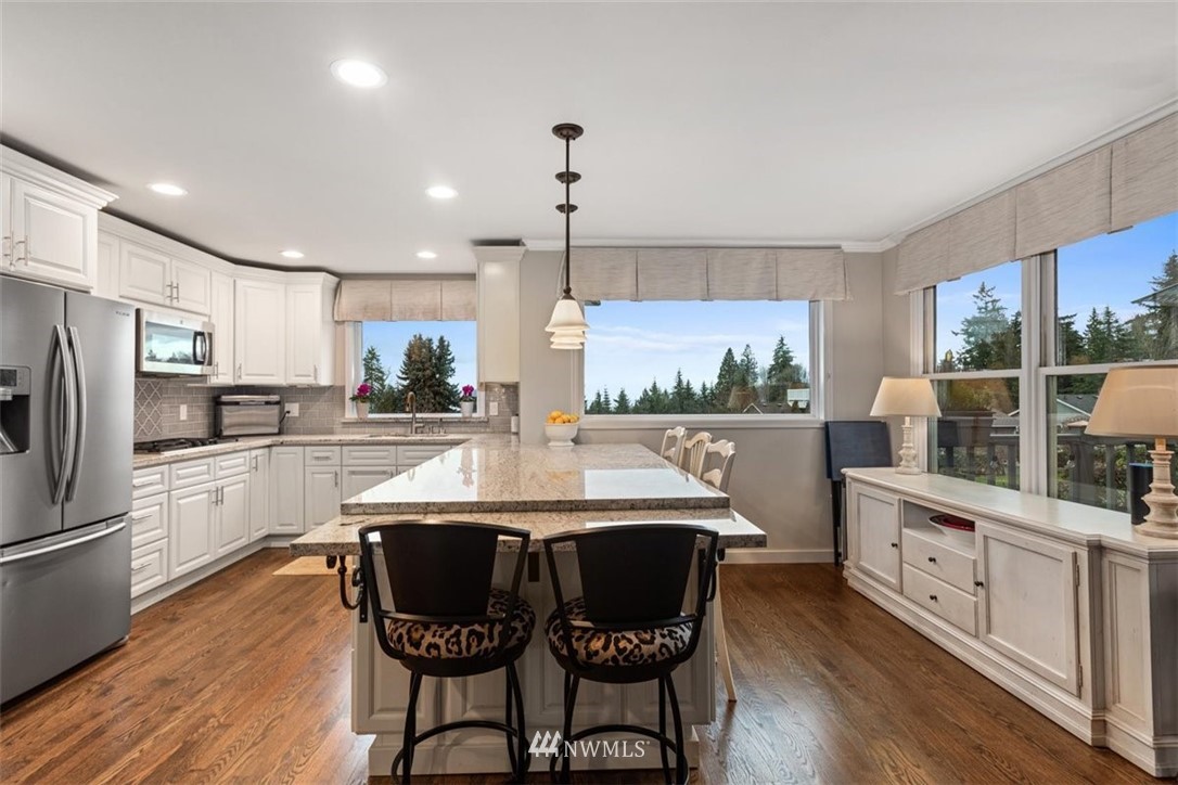 17926 Talbot Road Edmonds, WA 98026 - Photo 15 of 40