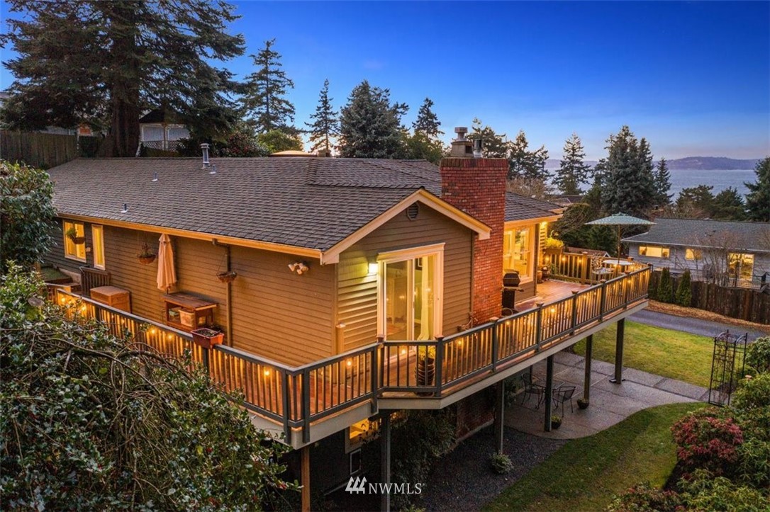 17926 Talbot Road Edmonds, WA 98026 - Photo 3 of 40