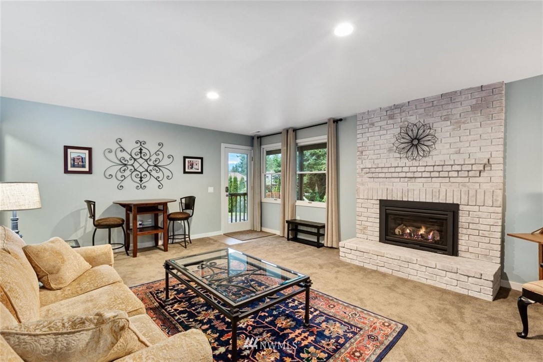 17926 Talbot Road Edmonds, WA 98026 - Photo 23 of 40