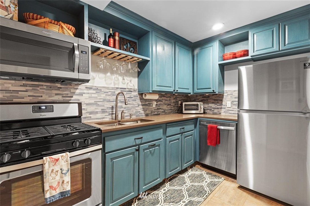 17926 Talbot Road Edmonds, WA 98026 - Photo 26 of 40