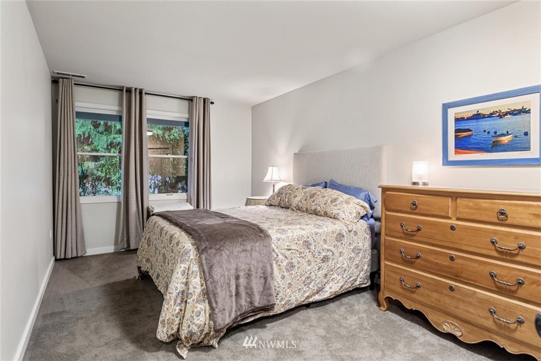 17926 Talbot Road Edmonds, WA 98026 - Photo 29 of 40