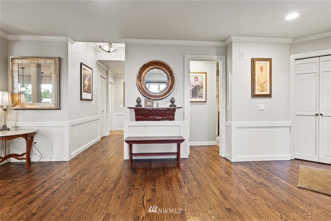 17926 Talbot Road Edmonds, WA 98026 - Photo 6 of 40