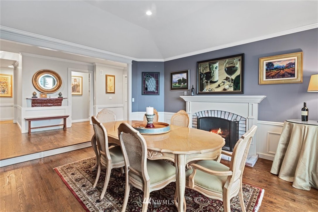 17926 Talbot Road Edmonds, WA 98026 - Photo 9 of 40