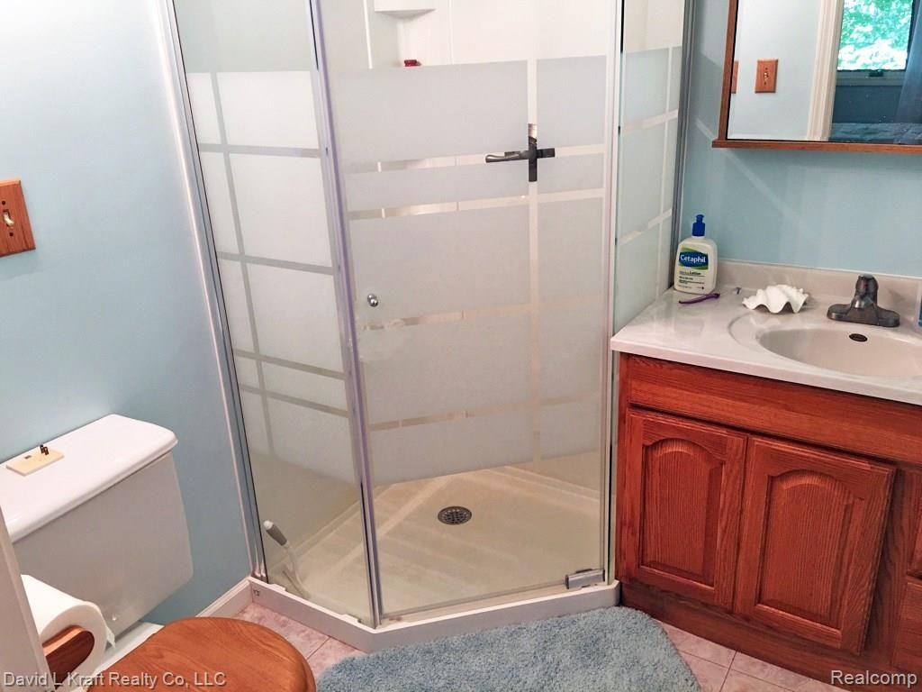 5881 Port Austin Road Caseville, MI 48725 - Photo 16 of 18 5881PtAustinShower.jpg