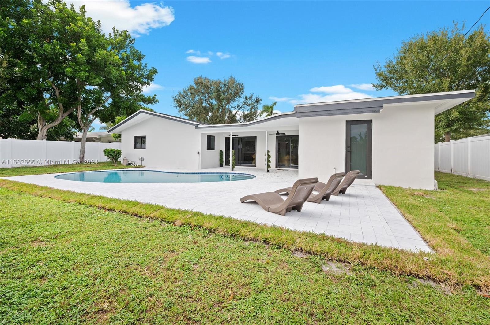 1322 Southwest 9th Street Boca Raton, FL 33486 - Photo 31 of 37