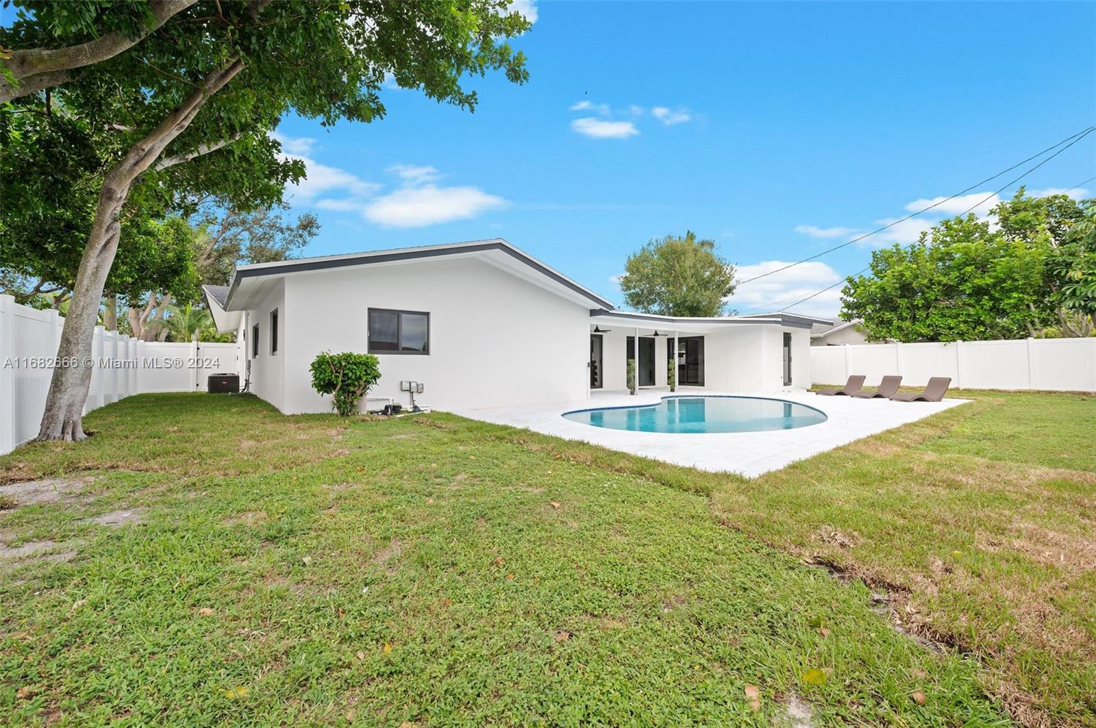 1322 Southwest 9th Street Boca Raton, FL 33486 - Photo 32 of 37