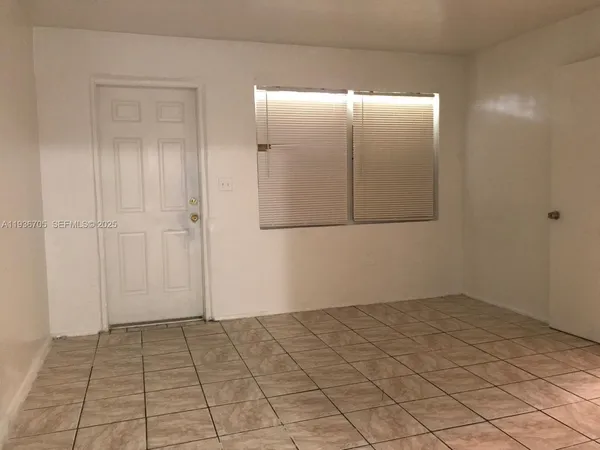 $1,700 | 1948 Northwest 2nd Court, Unit 5, Miami, FL 33136