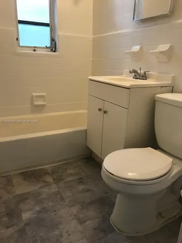 $1,800 | 1948 Northwest 2nd Court, Unit 5, Miami, FL 33136