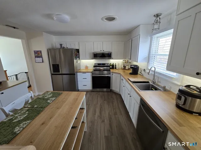 $519,000 | 355 Redwood Lane, Cheshire, CT 06410