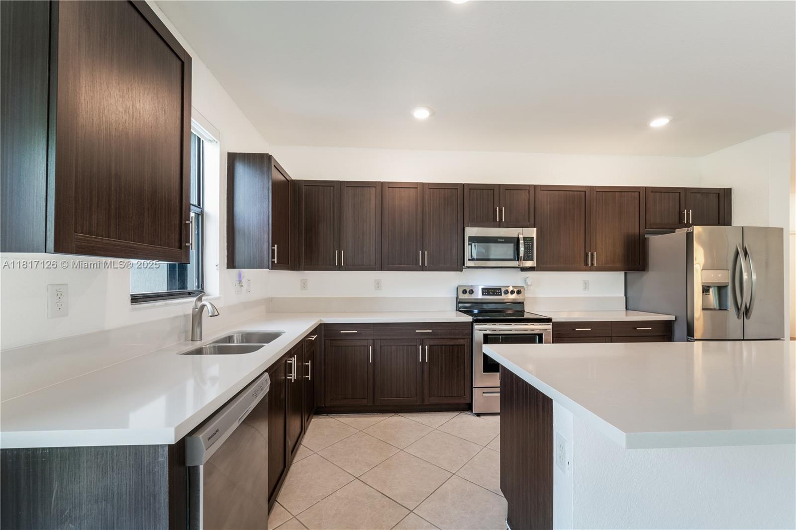 22938 Southwest 128th Place Miami, FL 33170 - Photo 8 of 39