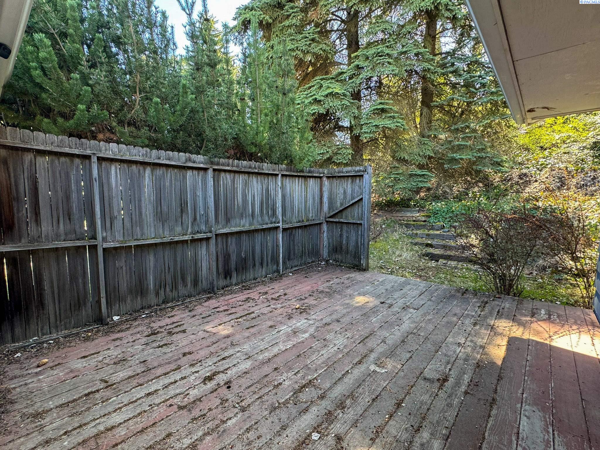 1835 Northeast Valley Road Pullman, WA 99163 - Photo 22 of 25 Gallery Image 22