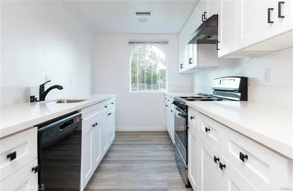 $749,000 | 5526 East Los Angeles Avenue, Unit 4, Simi Valley, CA 93063
