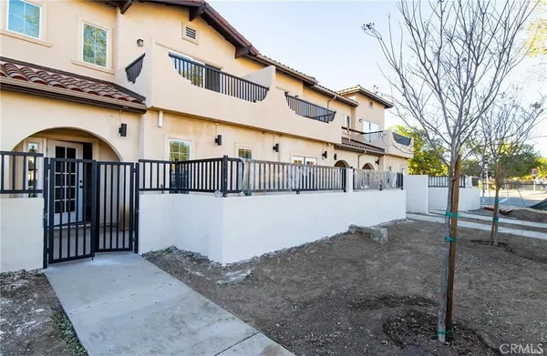 $749,000 | 5526 East Los Angeles Avenue, Unit 4, Simi Valley, CA 93063