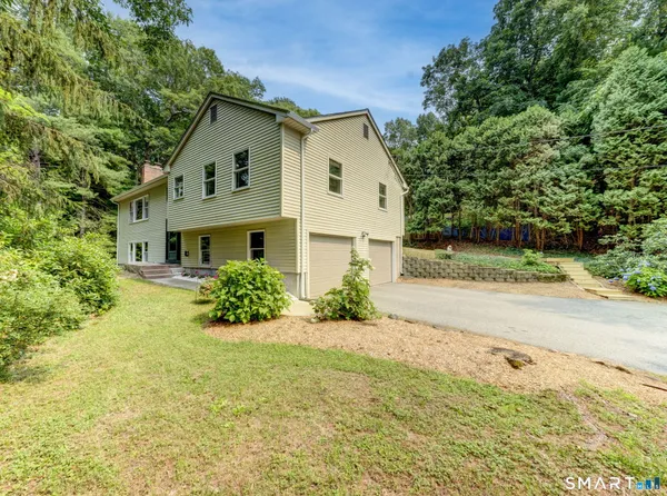 $517,000 | 100 Heritage Drive, Glastonbury, CT 06033