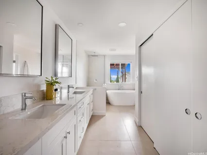 $2,550,000 | 1105 Kaluanui Road, Honolulu, HI 96825