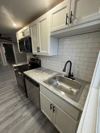 $1,950 | 49 Plain Street, Unit 3, Fall River, MA 02723