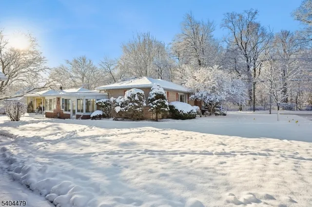 $750,000 | 28 Shunpike Road, Summit, NJ 07901