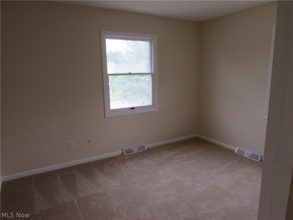3291 Lee Road Cleveland, OH 44120 - Photo 25 of 34