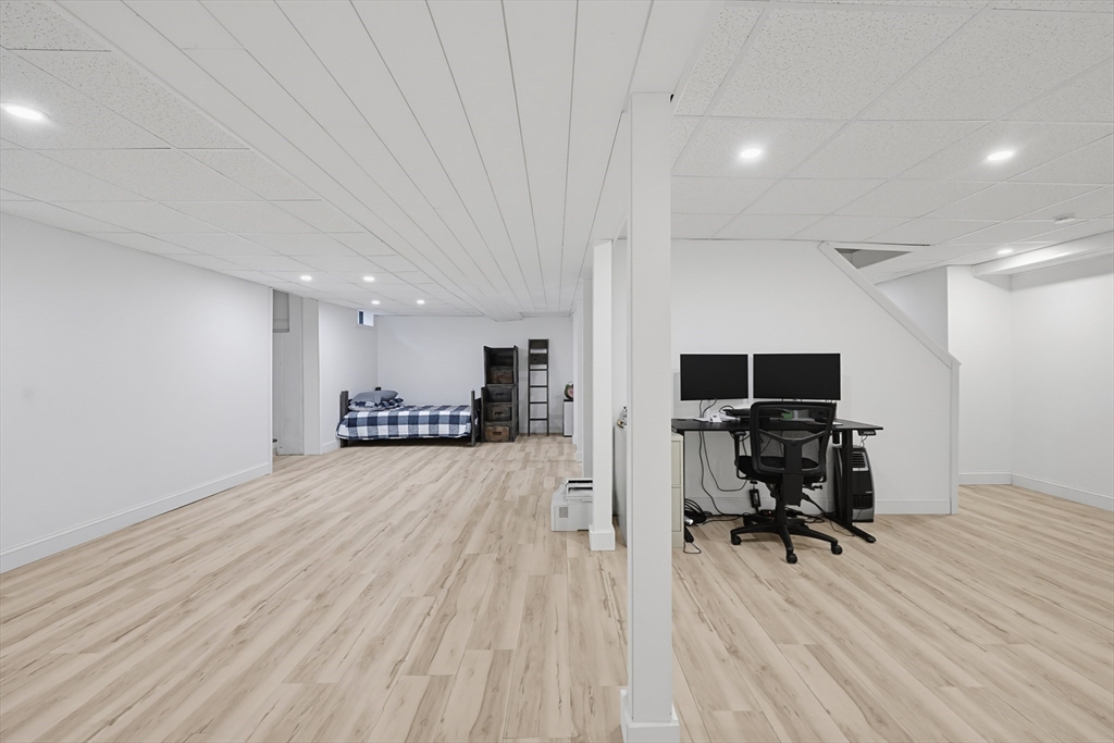 5 County Street Berkley, MA 02779 - Photo 31 of 40