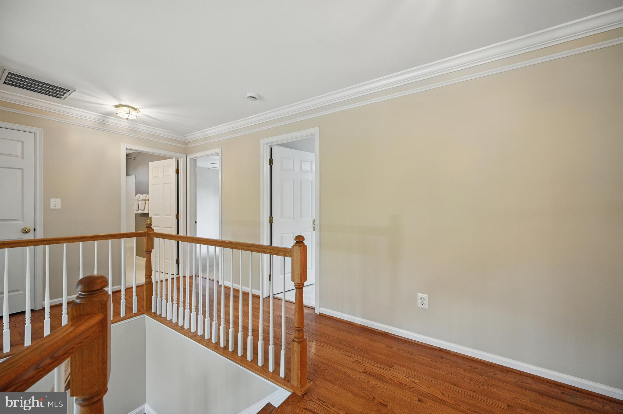 10861 Hunter Gate Way Reston, VA 20194 - Photo 26 of 79 Upper Level Landing