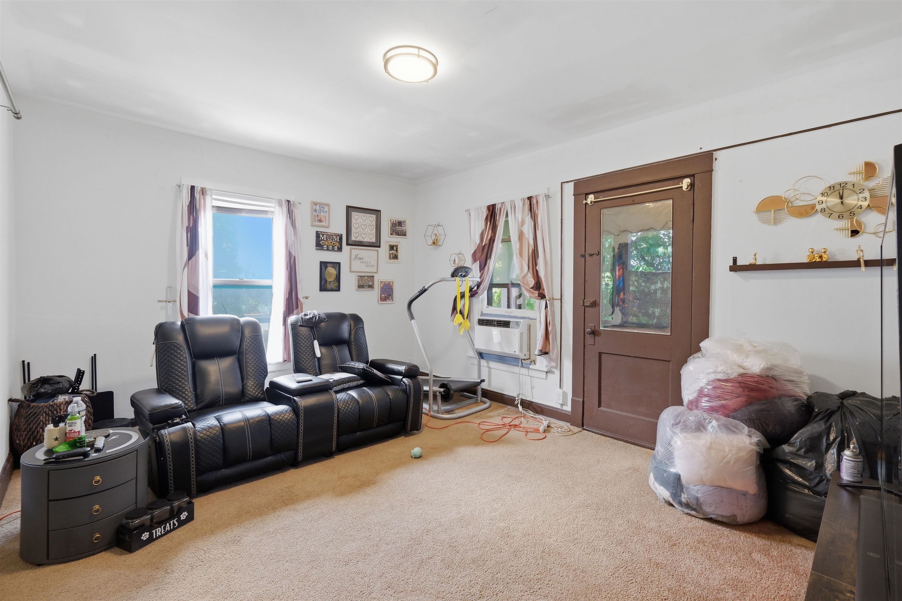 2069 Winnebago Street Madison, WI 53704 - Photo 10 of 24