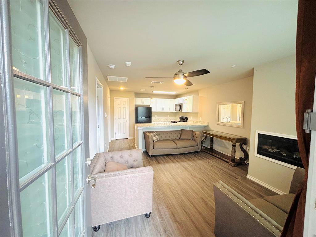 6108 Abrams Road, Unit 202 Dallas, TX 75231 - Photo 3 of 18 Gallery Image 3