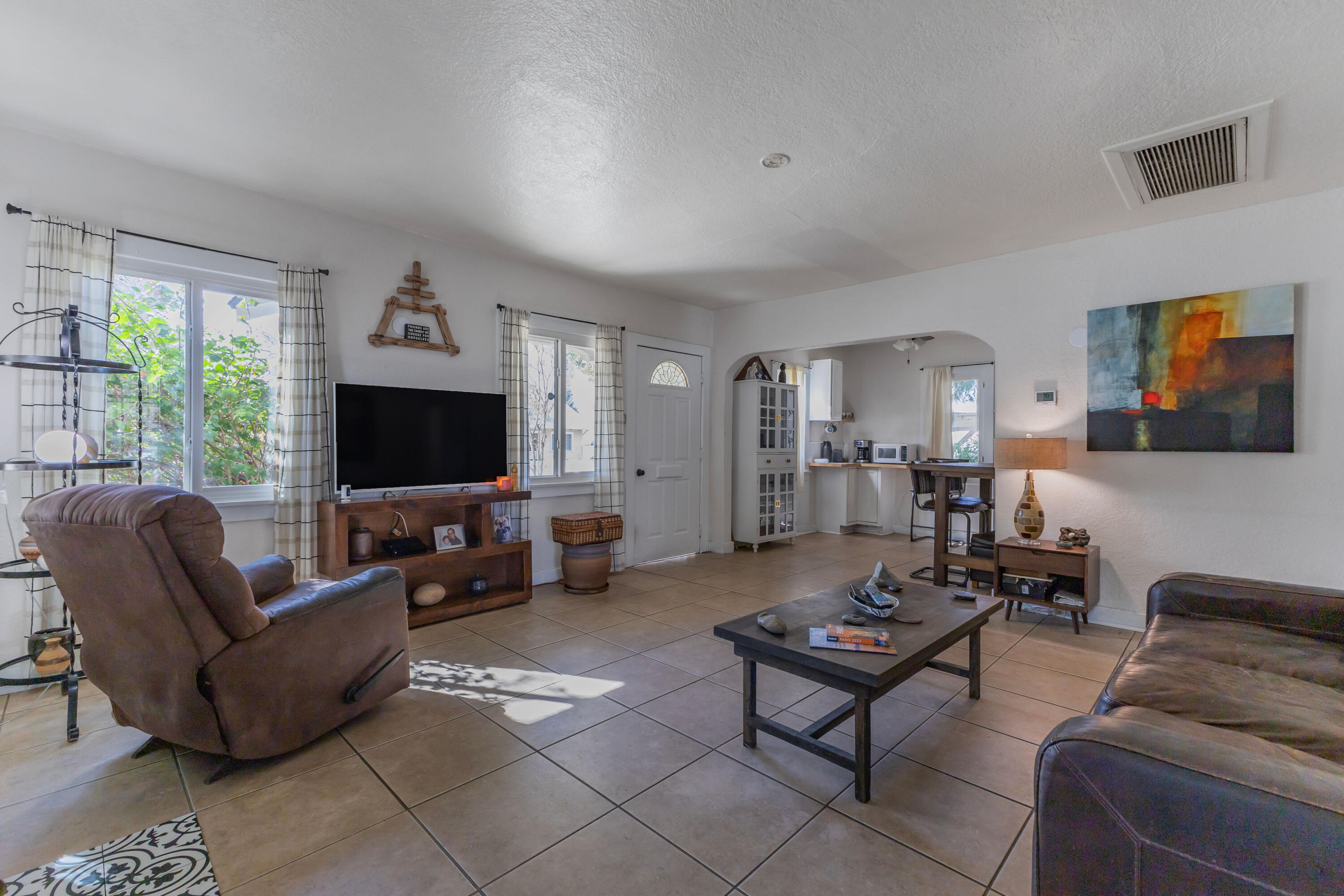 3307 Spruce Street Riverside, CA 92501 - Photo 3 of 31 IMG_0440