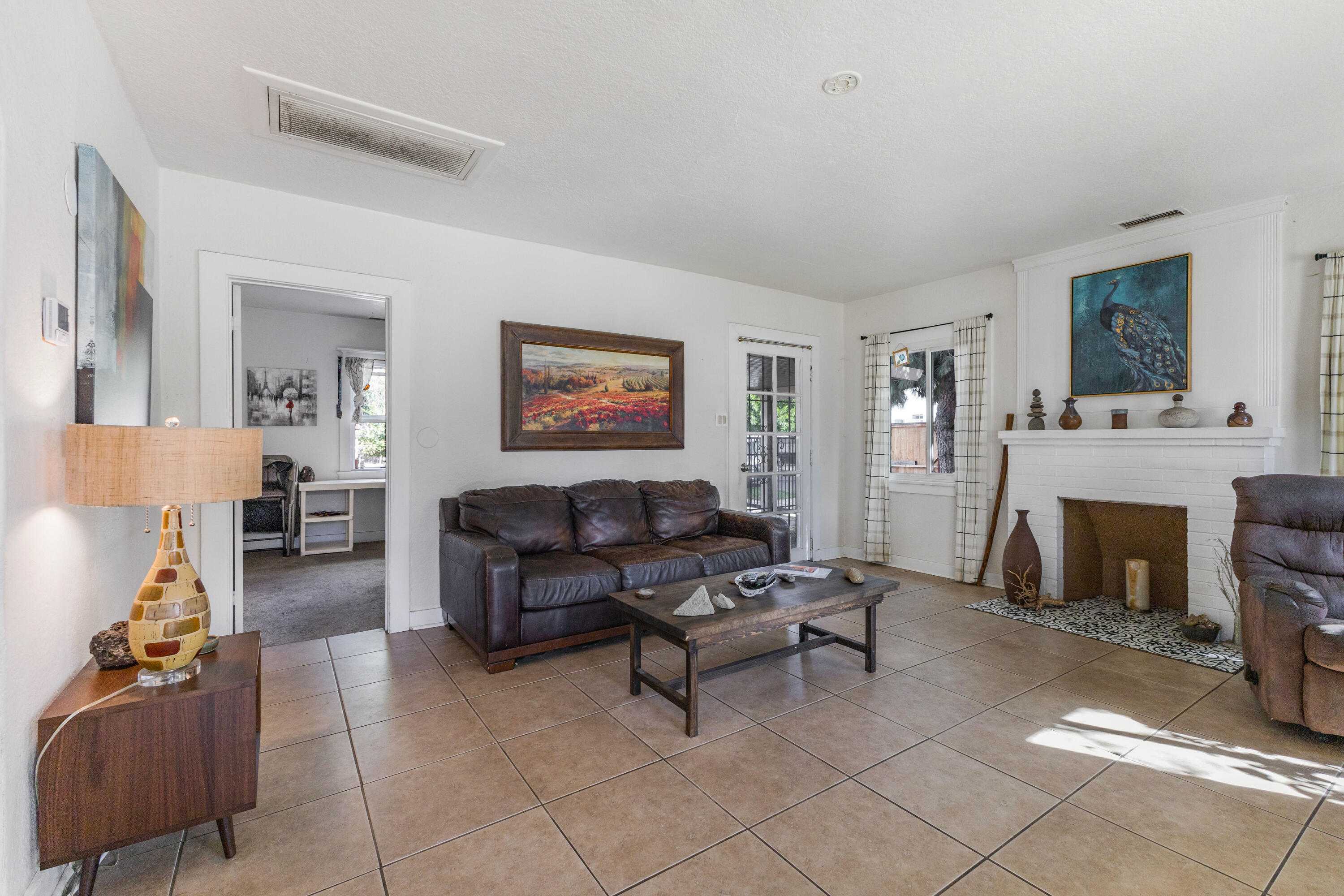 3307 Spruce Street Riverside, CA 92501 - Photo 6 of 31 IMG_0434