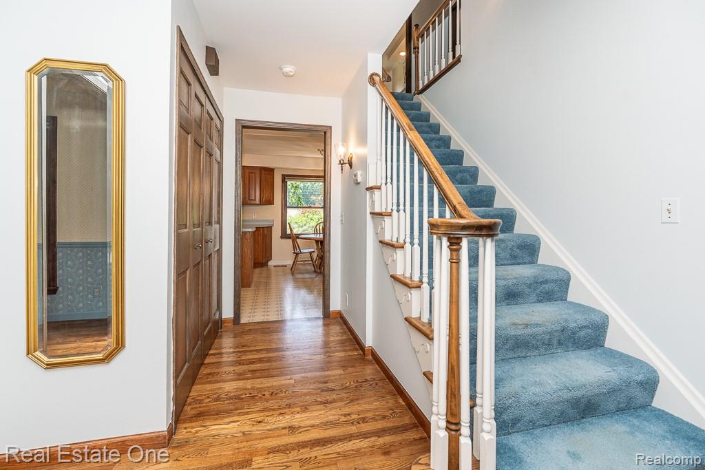 2633 New England Drive Rochester, MI 48309 - Photo 6 of 57 2633 New England_MLS-001.jpg