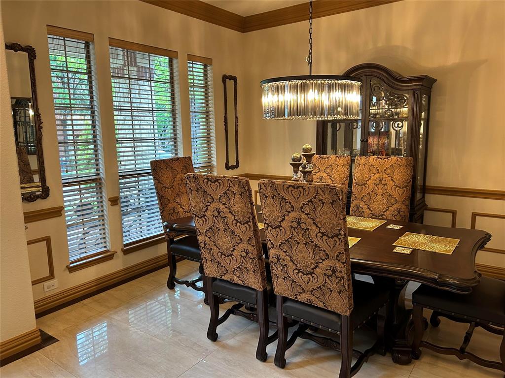 2219 Longview Road Irving, TX 75063 - Photo 7 of 36 a view of a livingroom with furniture and a window